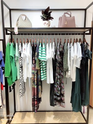 開服裝店的進(jìn)貨渠道選擇芝麻e柜品牌折扣店童裝、男裝、女裝加盟店可靠嗎